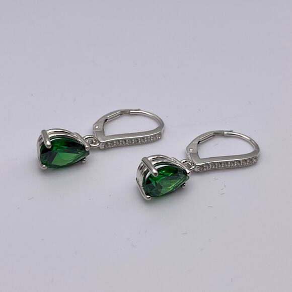 Beautiful 5ctw Pear Cut Emerald & White Sapphire Teardrop Emerald Earrings - Picture 6 of 6